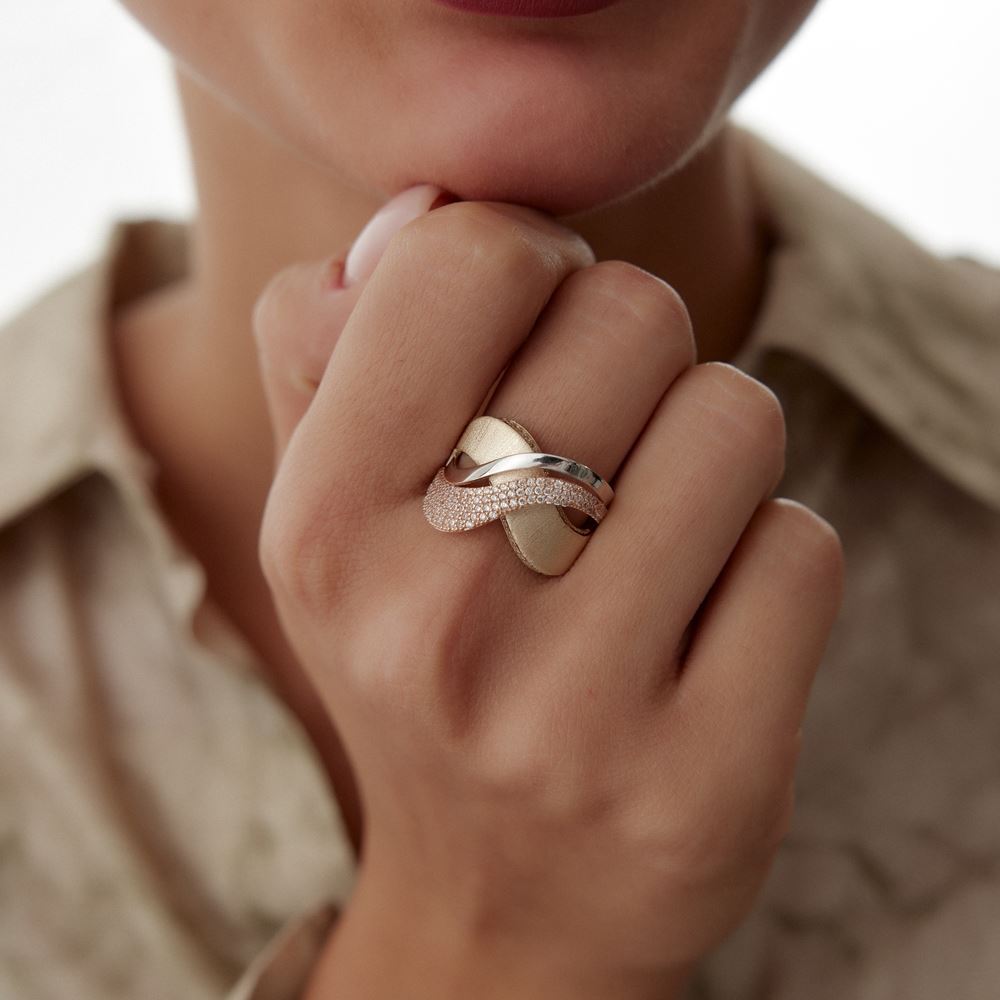 Oval Çizgi Tasarım Üç Renk Yüzük