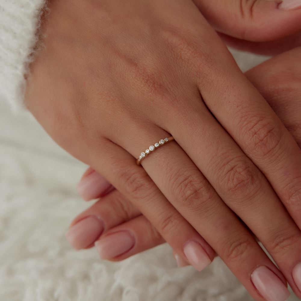 Damla Sıralı Taşlı Yüzük