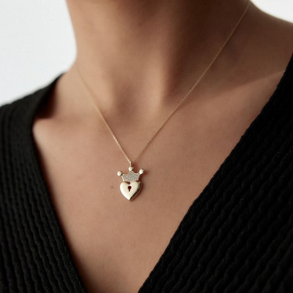 Kalp Kilitli Taç Kolye