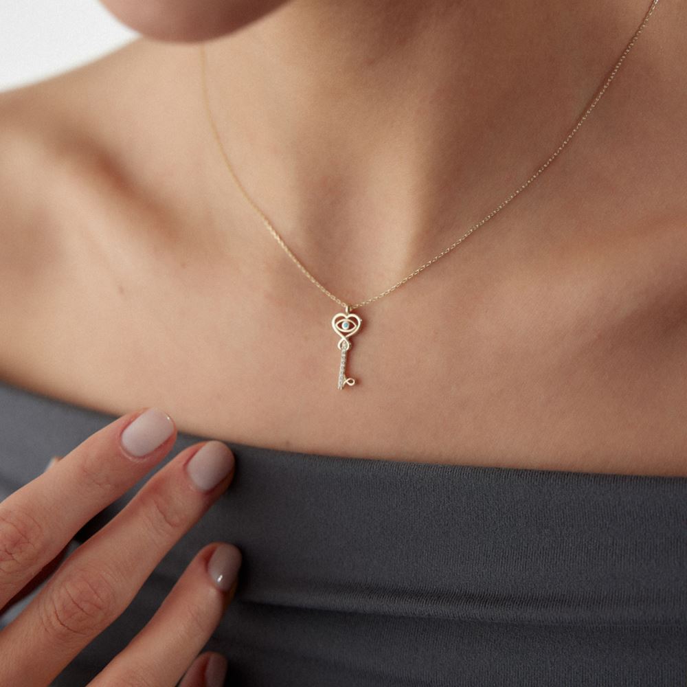 Anahtar Taşlı Kolye