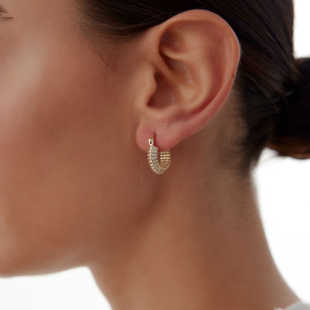 İstiridye Halka Taşlı Küpe