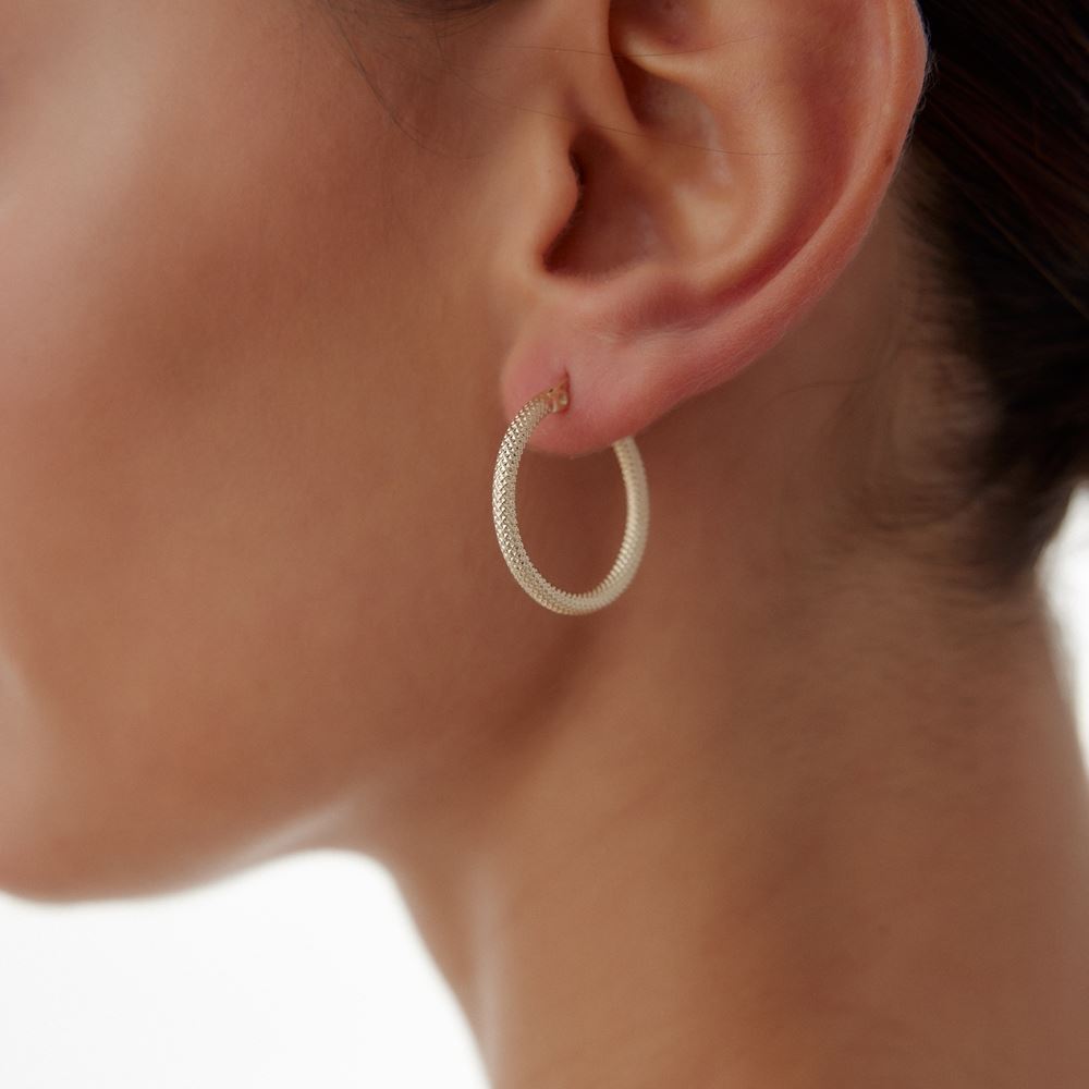 Nokta Oval Tasarım Halka Küpe