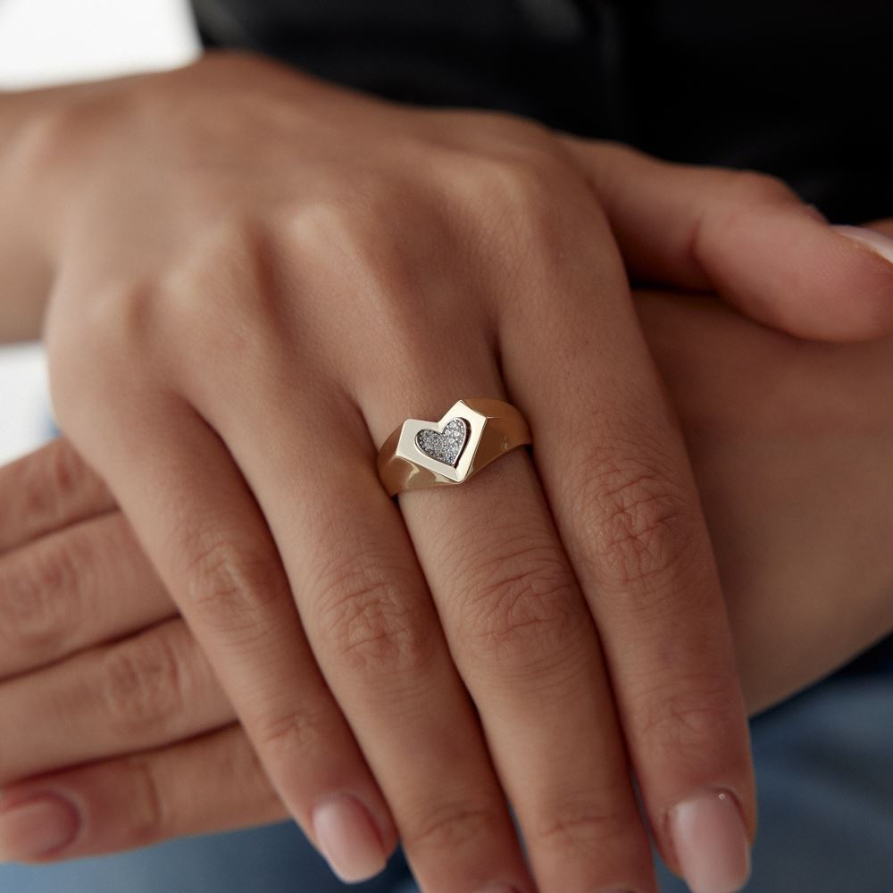 Kalp Tasarım Taşlı Yüzük