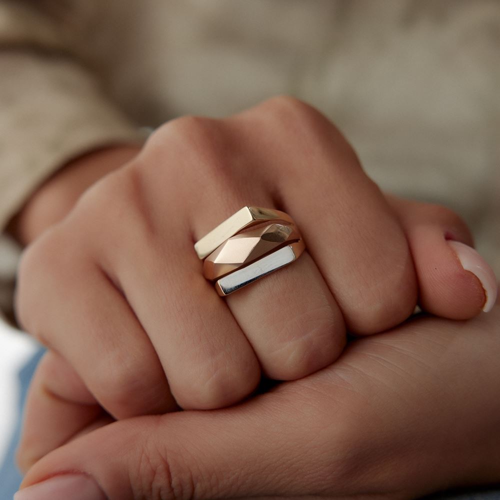 Üç Renk Yatay Geometrik Tasarım Yüzük